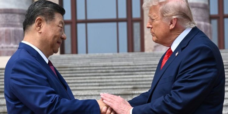 Prapaskenat e marrëdhënieve Pekin-SHBA, Xi po fiton kohë derisa Amerika të vetëshkatërrohet