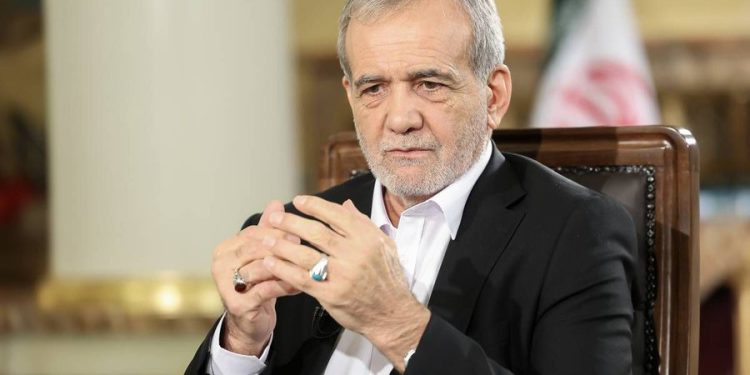 Tensione në Teheran, mediat izraelite: Presidenti iranian i ofron dorëheqjen udhëheqësit suprem Khamenei
