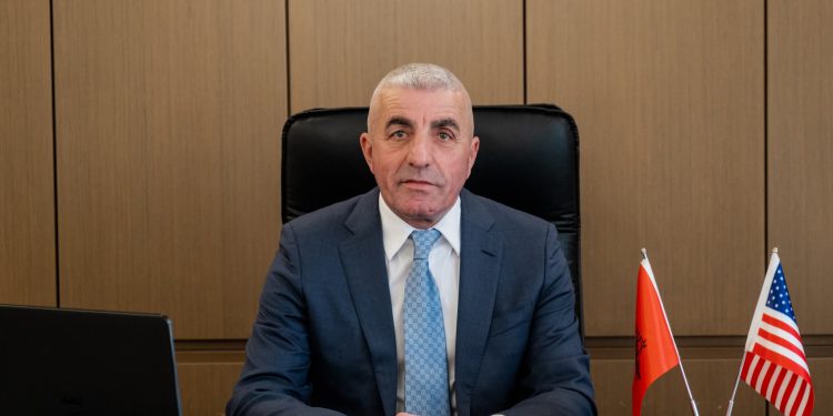 Bleu mandatin te Shkëlzeni për 500 mijë euro, deputeti sheik i PD-së Ramadan Likaj pritet të kalojë në krahun e PS-së