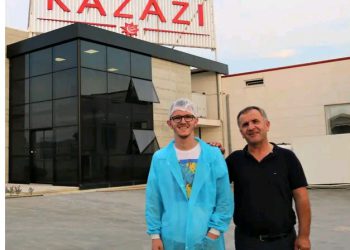 6 milionë euro evazion fiskal, Kazazi tenton të mbyllë dosjen me zarfe dhe sekserë, përlau edhe 600 mijë euro tender me letra false