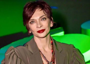 “Pres të më marrë ende në telefon…”, Ema Andrea trondit me rrëfimin për binjakun e saj