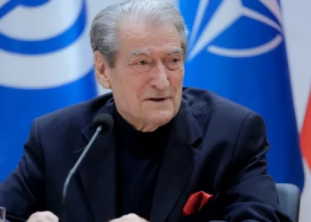 “Fund varfërisë ekstreme”, Berisha me pensionistët: Do vendosim minimumin jetik 200 $