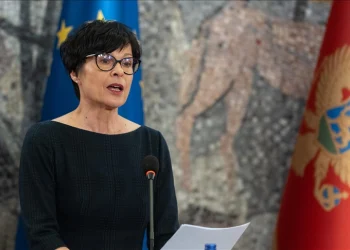 Marta Kos: Bashkimi Europian pezullon fondet për Serbinë!