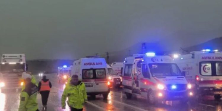 Aksident i rëndë në Turqi, përmbyset autobusi, raportohet për viktima dhe të plagosur