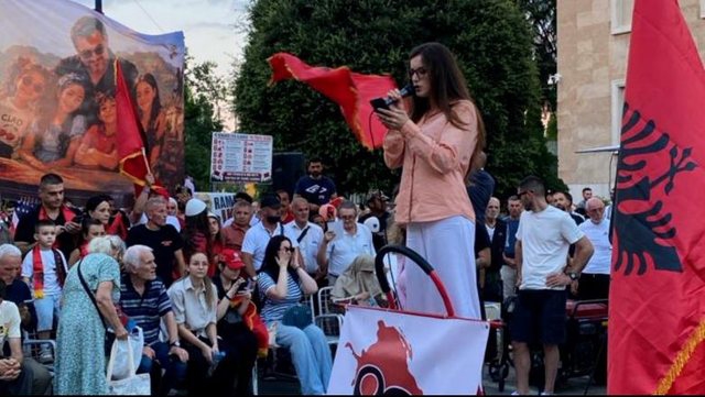 Arsyet që protesta nuk ka nxjerrë lidershipin e saj