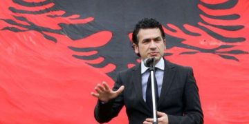 Çfarë ndodh nëse Berisha del në protestë me dy gishtat lart?