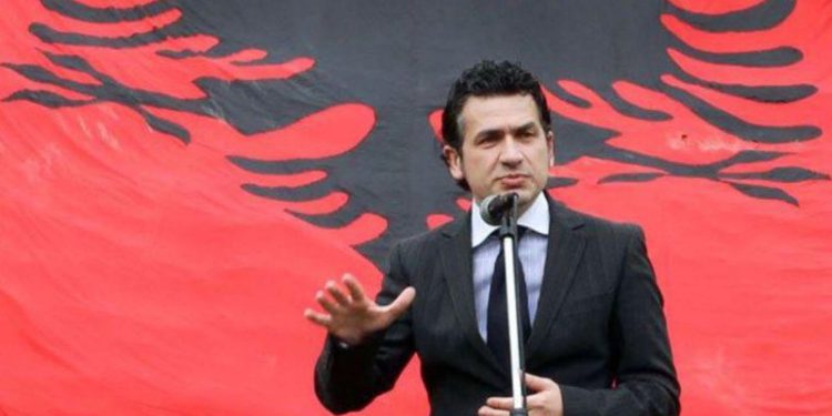 Çfarë ndodh nëse Berisha del në protestë me dy gishtat lart?