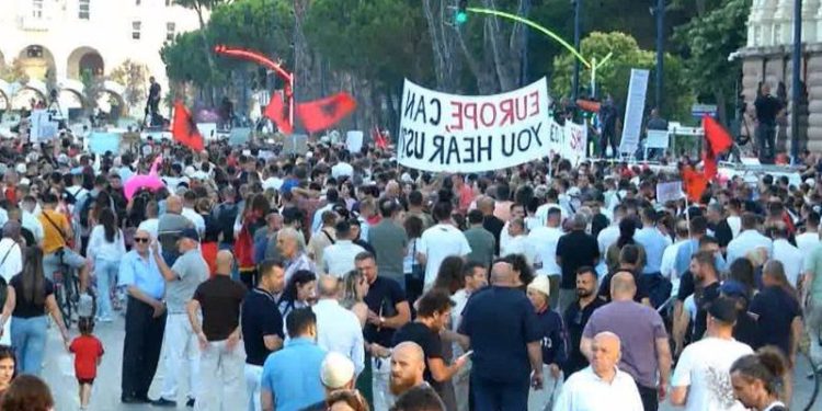 Provokimi me 4 korrikun, Ikballja e Albinit dhe mesazhet e koduara të SHBA