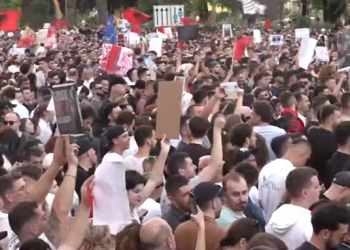 Protesta/ Nga dorëheqja e qeverisë te anulimi i ligjit për investitorët strategjikë, qytetarët paraqesin 5 kërkesat e panegociueshme