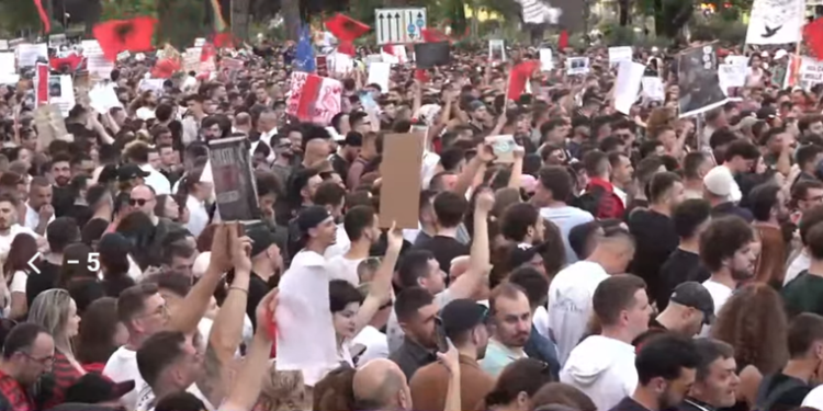 Protesta/ Nga dorëheqja e qeverisë te anulimi i ligjit për investitorët strategjikë, qytetarët paraqesin 5 kërkesat e panegociueshme
