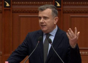 Alarm në PS, Balla revoltohet me “Reuters”: Pse e transmetoni Live protestën, aty as 2 mijë vetë nuk janë