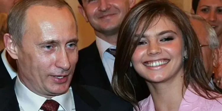 Nën kujdesin e dadove të huaja dhe larg publikut: Si u rritën djemtë e Putinit mes izolimit dhe ndalimit të termave LGBTQ+