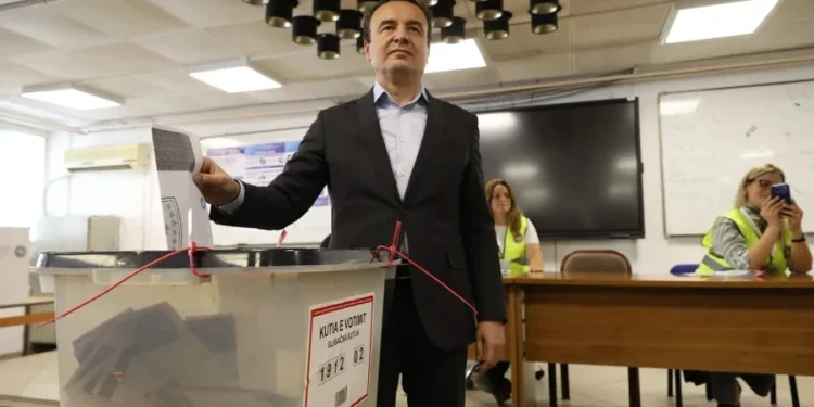 Numërohen mbi 70 për qind e votave në Kosovë, LVV-ja kryeson por nuk krijon dot qeverinë e vetme