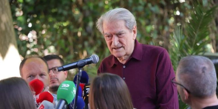 “Duam qeveri teknike “, Berisha: Nuk i bashkohem protestës!