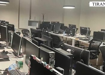 Aksion i ri kundër ‘kërpudhave’ të mashtrimit, goditen dy call center-a pranë Liqenit të Thatë!