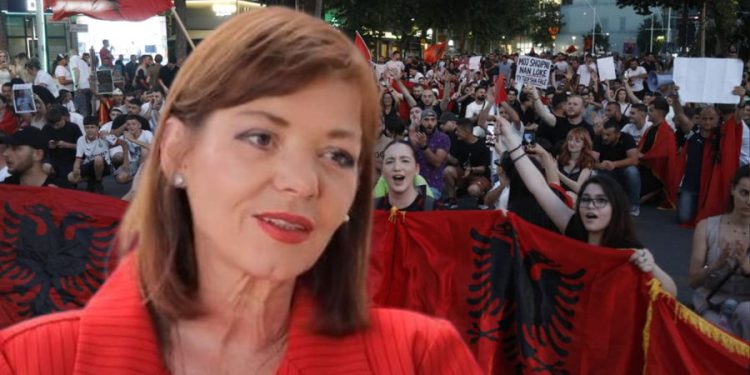 Nora Malaj për protestën: E shoh si lëvizje sociale, janë ngritur ata që e kanë votuar edhe ata qe nuk e  kanë votuar