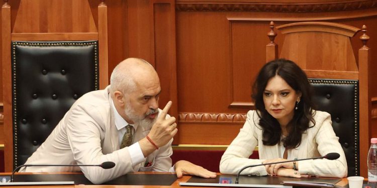 “Shpirtra të humbur kërkojnë Shqipëri të re”/ Spiropali ‘dhëmb për dhëmb’ me Ramën: Pastro PS-në nga ndryshqet