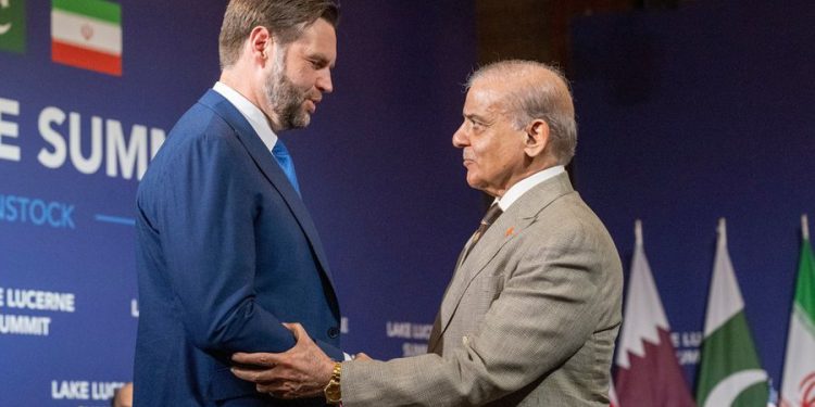 Mbyllet raundi i parë i bisedimeve SHBA–Iran në Zvicër, Vance: Mund të sjellin ndryshime në Lindjen e Mesme