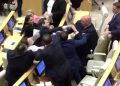 VIDEO/ Plas sherri në Parlamentin e Gjeorgjisë, deputetët rrihen me grushte