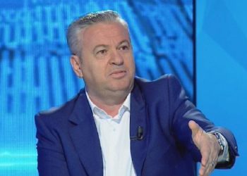 Berishës iu hoq “non-grata”, por ai mbetet sërish “babi i Zenit”!