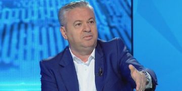 Berishës iu hoq “non-grata”, por ai mbetet sërish “babi i Zenit”!