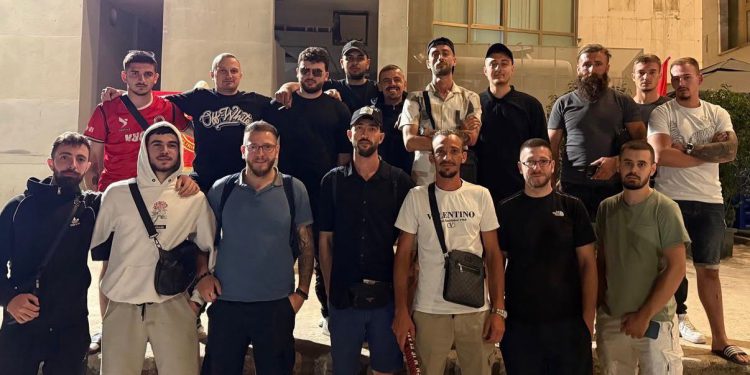 Ky është ‘grupi i zjarrit’ që devijon protestën dhe bllokon rrugët, skenar dhune në 21 qershor në koordimin me PD-në (emrat)