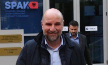 Kasafortë me euro dhe ora diamandi, Dritan Agollit të FSHZH i vjedhin shtëpinë, nuk bën denoncim, një skemë korrupsioni me Bashkim Ulajn që sfidon SPAK-un
