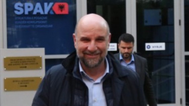 Kasafortë me euro dhe ora diamandi, Dritan Agollit të FSHZH i vjedhin shtëpinë, nuk bën denoncim, një skemë korrupsioni me Bashkim Ulajn që sfidon SPAK-un