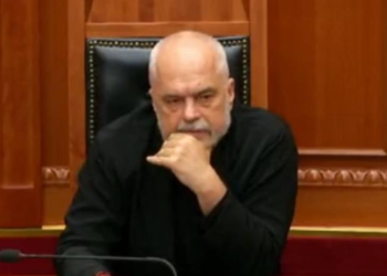 Me 84 vota pro, miratohet amnistia penale! Rama në Kuvend! Pas bllokimit të foltores, opozita mungon në sallë