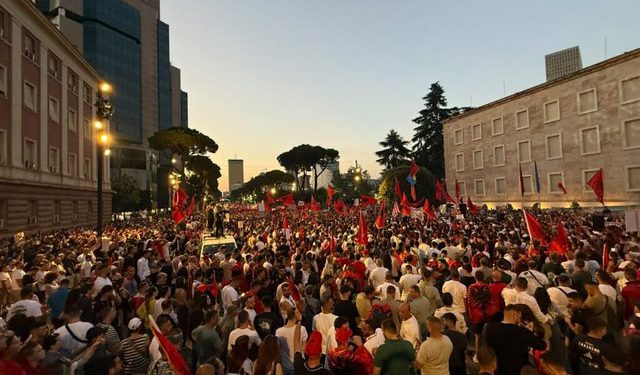 Kush e drejton protestën: Gjenerata Z apo niveli ZH?