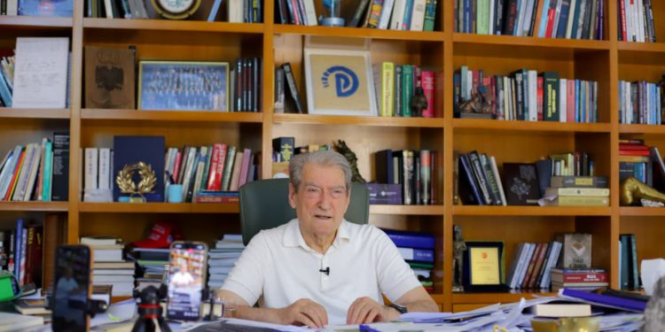 Berisha: Protestuesit që kërkojnë burgosjen time paguhen nga Soros