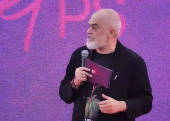 “Ore ti pse del, se ata i kuptoj?” Rama tregon bisedën me mikun e tij që shkoi në protestë: Më tha ‘po bëhet nami me like’