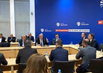 Heqja e non gratës së Berishës, zbardhen mesazhet në WhatsApp të grupit të PD (FOTO)