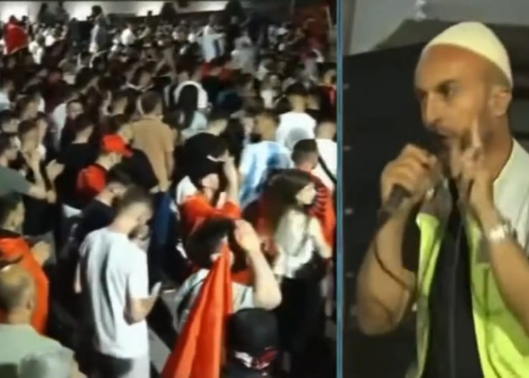 Organizatori i protestës Arben Kola thirrje për rrethimin e SPAK-ut, shfaqen persona të maskuar, akte dhune dhe sulme seksuale ndaj vajzave e grave