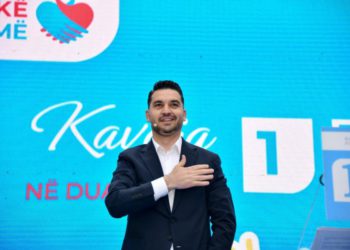 Punimet në bulevardin e Kavajës, Qosja i përgjigjet Ballës: Mos u merr me Bashkinë, por me dështimet e qeverisë