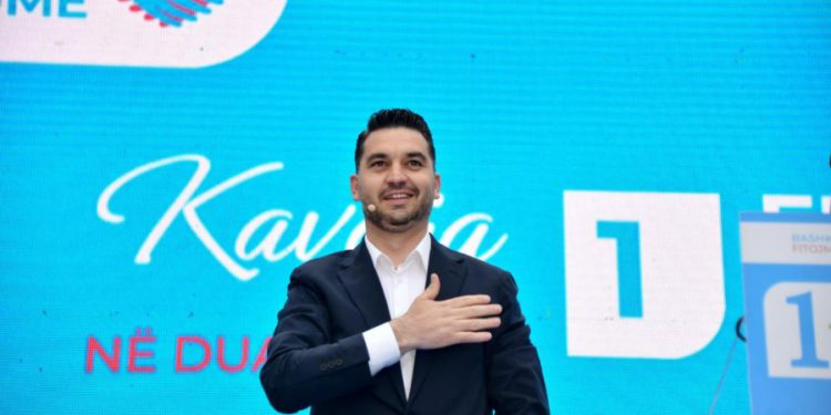 Punimet në bulevardin e Kavajës, Qosja i përgjigjet Ballës: Mos u merr me Bashkinë, por me dështimet e qeverisë