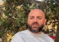Edviol Kulluri, ‘Kryendrituri’, pikëpyetjet e shumta mbi ideologun e protestës! Si i thurte elozhe vrasësit të gjyqtarit Kalaja, pak muaj më parë