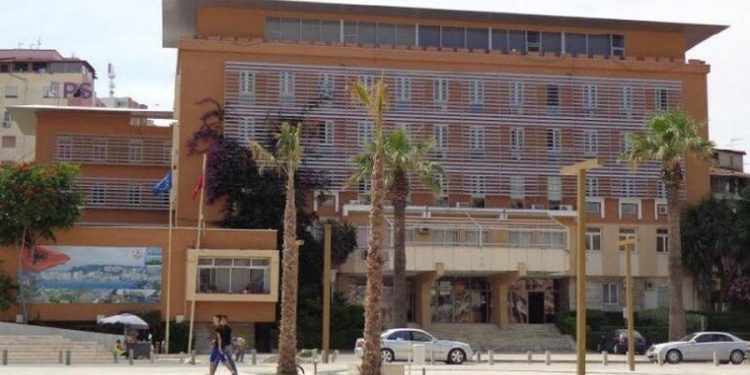 Zbulohet skema me tjetërsimin e pronave në Durrës, lëshohen 12 masa sigurie!