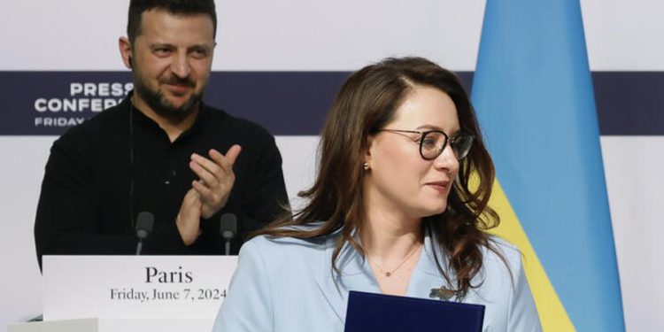 Zelensky “shkund” qeverinë, largon kryeministren Svyrydenko dhe riformaton kabinetin!