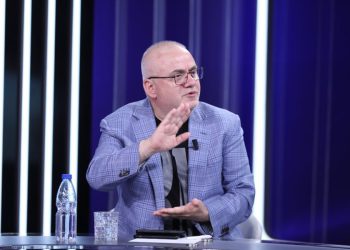 “Me 4 mln euro zgjidhej problemi i zjarreve”, Artan Hoxha: Rama premtoi avion Canadair 5 vite më parë, lekët ja dha Kaney West