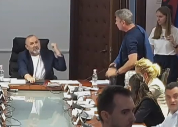 40% e tokës bujqësore për fotovoltaikë, debate të forta te ‘Ligjet’; Gjiknuri dhe PD braktisin komisionin