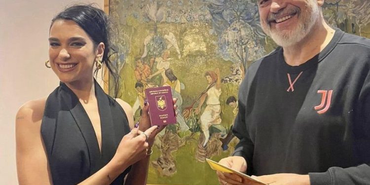 Transformimi surprizë i Dua Lipës: Nga simbol i propagandës qeveritare në kundërshtare të hapur të saj