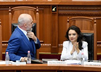 Platforma e Spiropalit, Kulla: Brenda PS-së “vlon”, por askush nuk ka guxim të përballet me Ramën