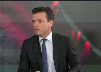 Agron Shehaj justifikon vjedhjen e dokumentit sekret si “ushtrim i të drejtës së deputetit”