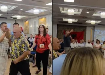 Plas sherri në mbledhjen e parë të Kuvendit të Protestës: Nuk jemi lajmëruar, nuk na jepet fjala
