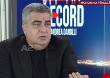 ‘Tërbohet’ Blendi Gonxhe: Kush guxon të ngrejë dorë ndaj policisë do merret për veshësh a leckash dhe do procedohet