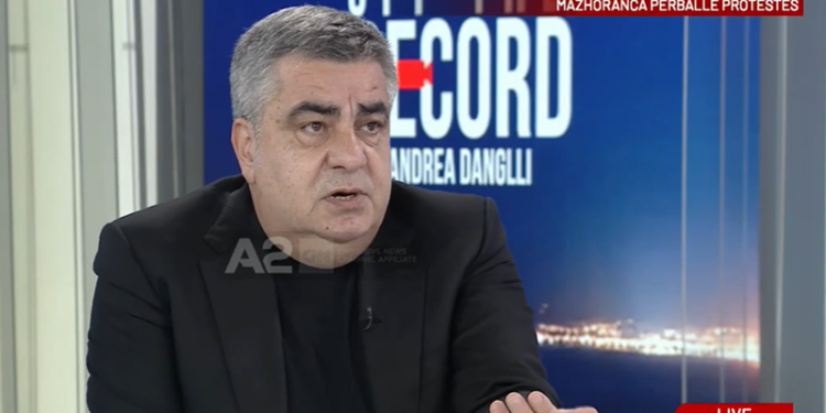 ‘Tërbohet’ Blendi Gonxhe: Kush guxon të ngrejë dorë ndaj policisë do merret për veshësh a leckash dhe do procedohet