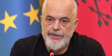 Frika e Edi Ramës për të lëvizur: Është ‘shah’ nga të gjitha anët!