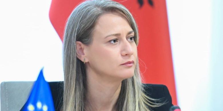 Lëvizje në PS të urdhëruara nga Rama? Erjona Ismaili jep dorëheqjen si bashkëkryetare e PS në Vlorë