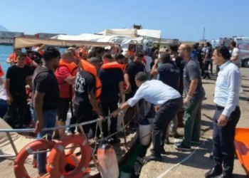 Anija me rreth 270 persona përmbytet në ujërat e Qipros